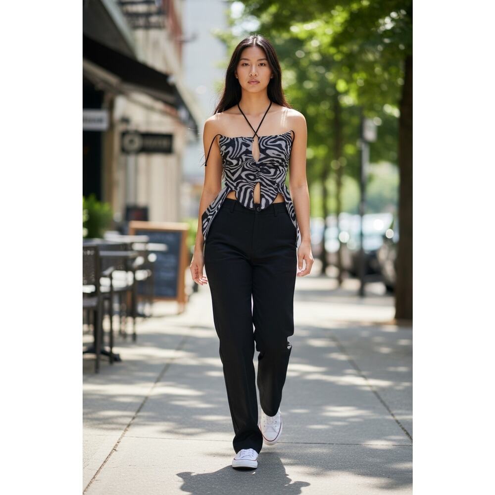 Fashion Nova Halter Top Tie Up Size Small Black & White Fussion